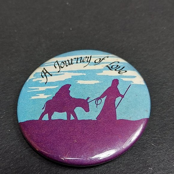 2 Vintage 70s 80s Christianity Religous Pins Pinbacks Buttons Mary Joseph Dove - Picture 3 of 8